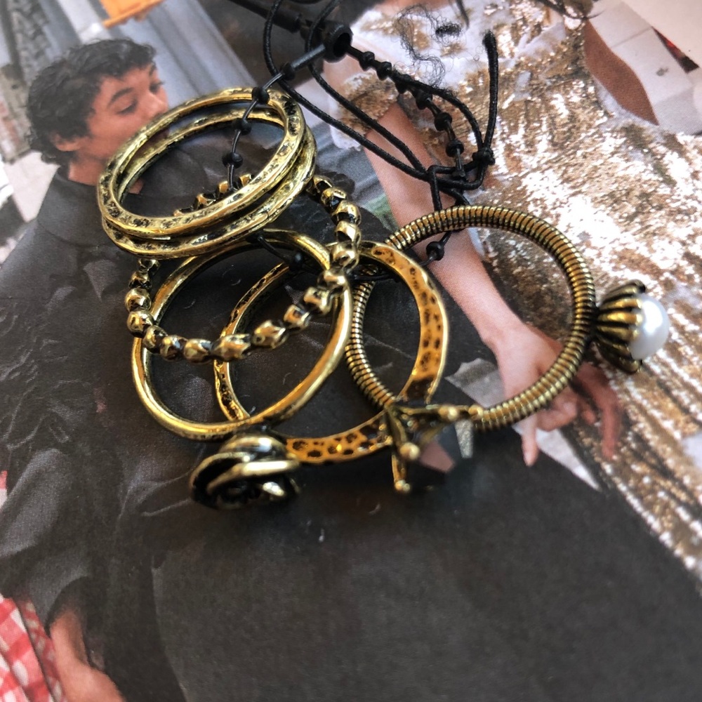 New✨ - Midi Ring Stack - Picture 9 of 10